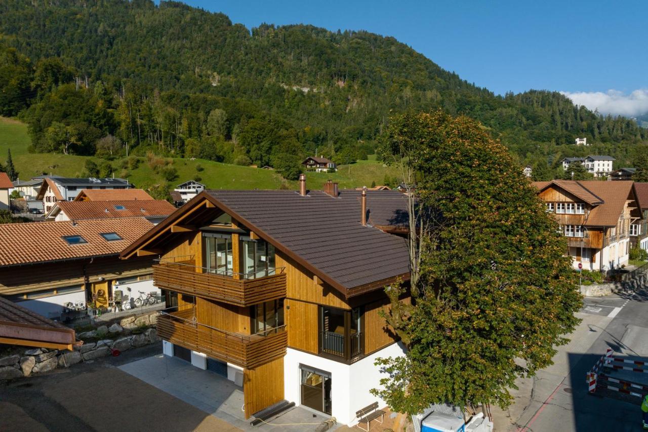 Moderne Neubauwohnung In Wilderswil Exterior foto